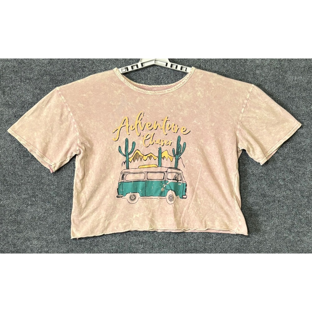 Caution‎ To The Wind Womens Medium Cropped T-Shirt Pink Adventure Chaser Graphic